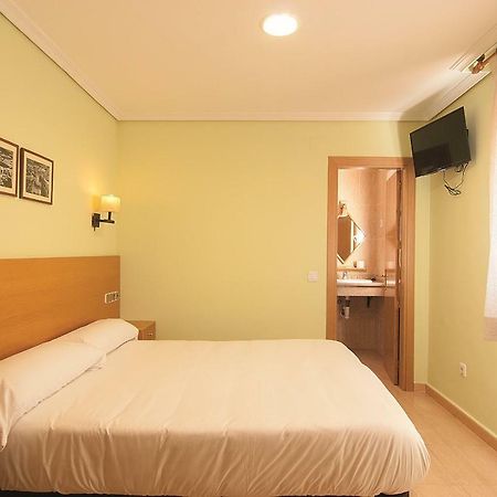 Hostal Los Batallones Торрехон-де-Веласко Экстерьер фото